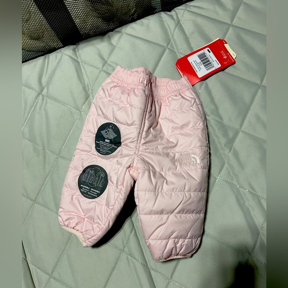 The North Face Infant Girls 0-3 Month Snow Pants - Picture 1 of 3